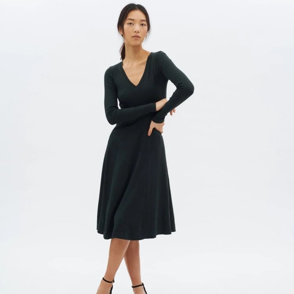 💚Kotn Deep V Dress in Deep Sea